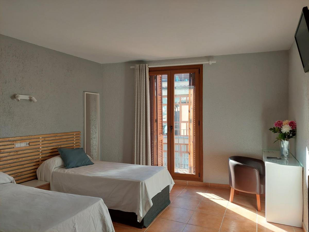 Hotel Acebo Plaza Mayor Хака Экстерьер фото