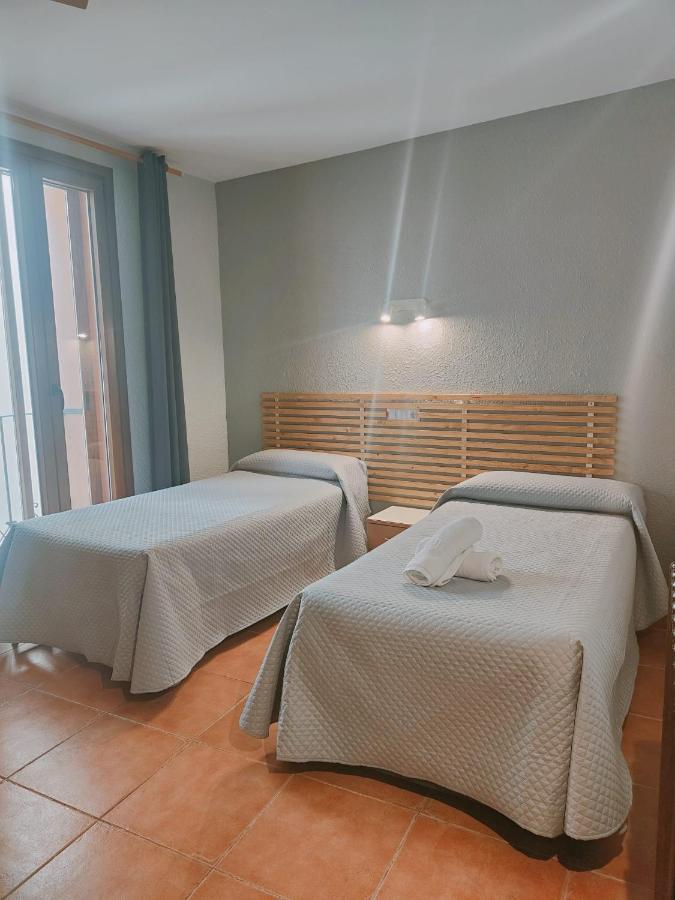 Hotel Acebo Plaza Mayor Хака Экстерьер фото