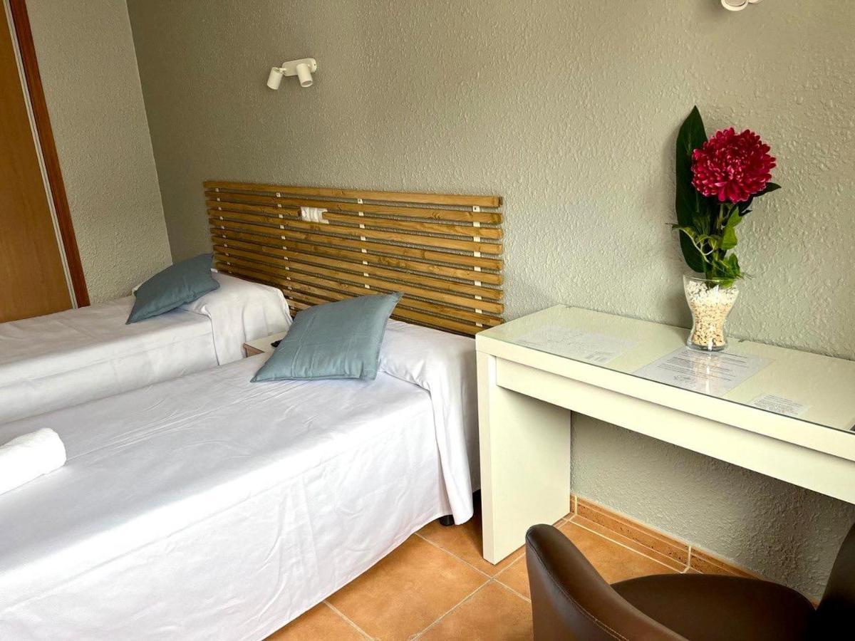 Hotel Acebo Plaza Mayor Хака Экстерьер фото