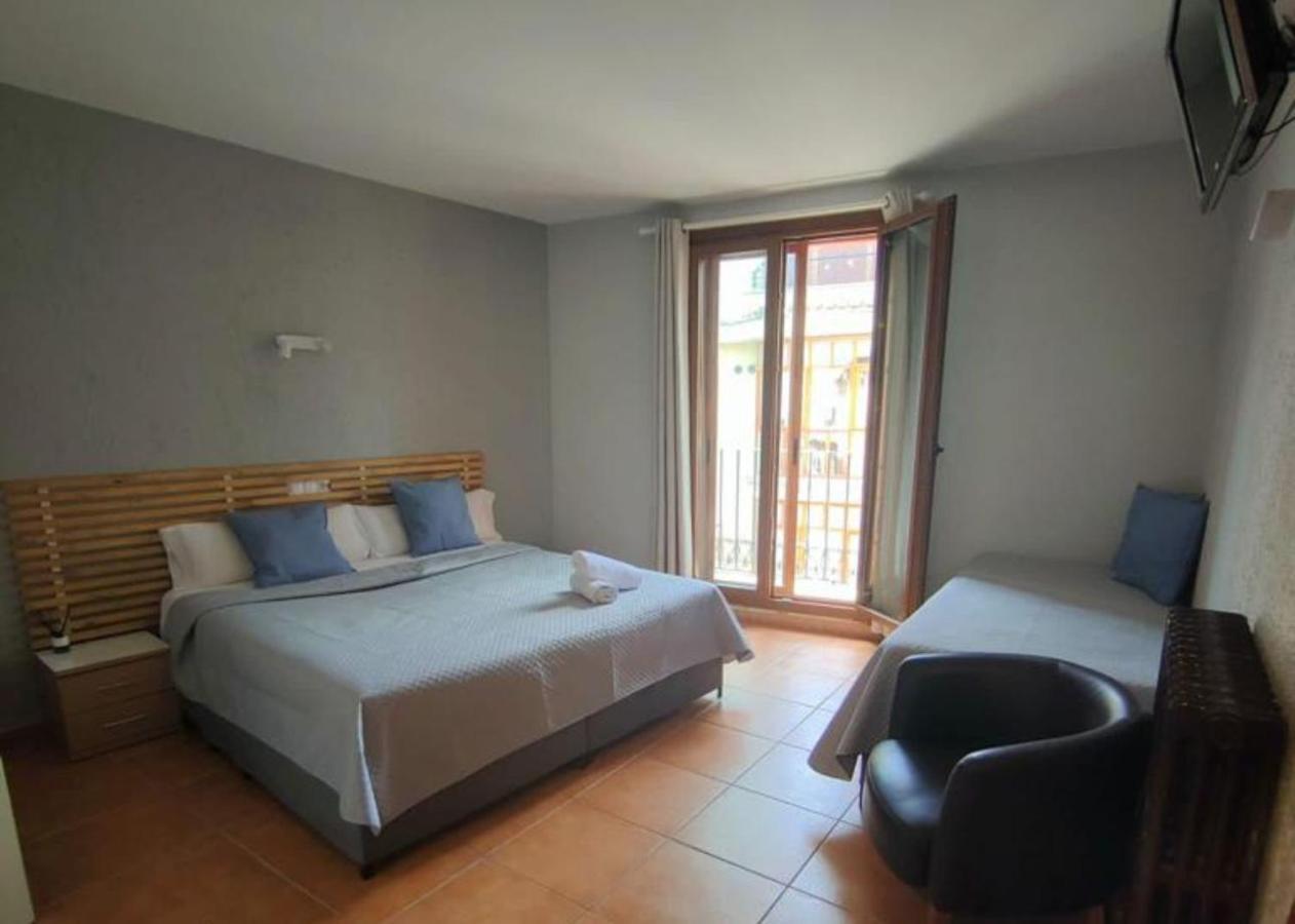 Hotel Acebo Plaza Mayor Хака Экстерьер фото