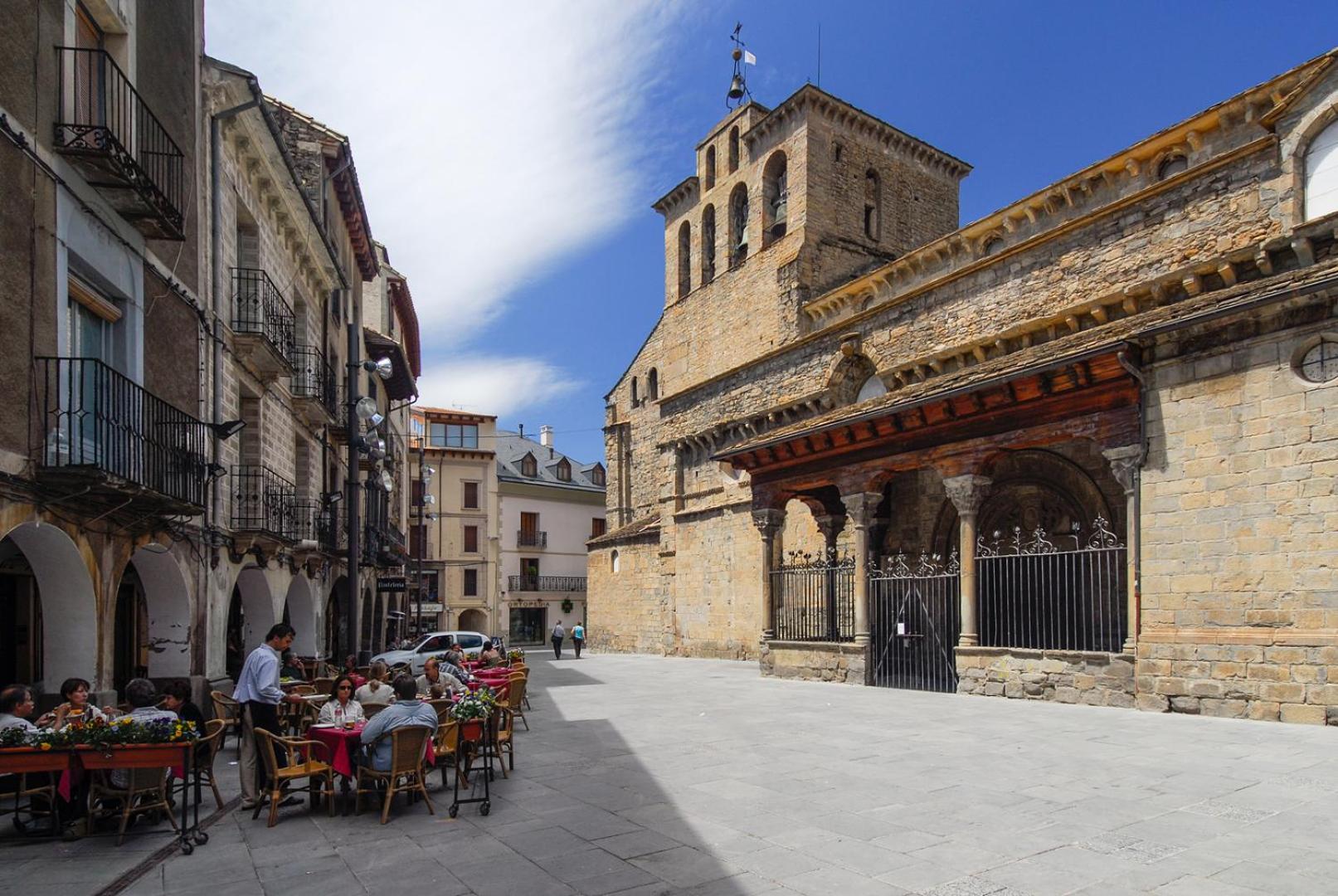 Hotel Acebo Plaza Mayor Хака Экстерьер фото